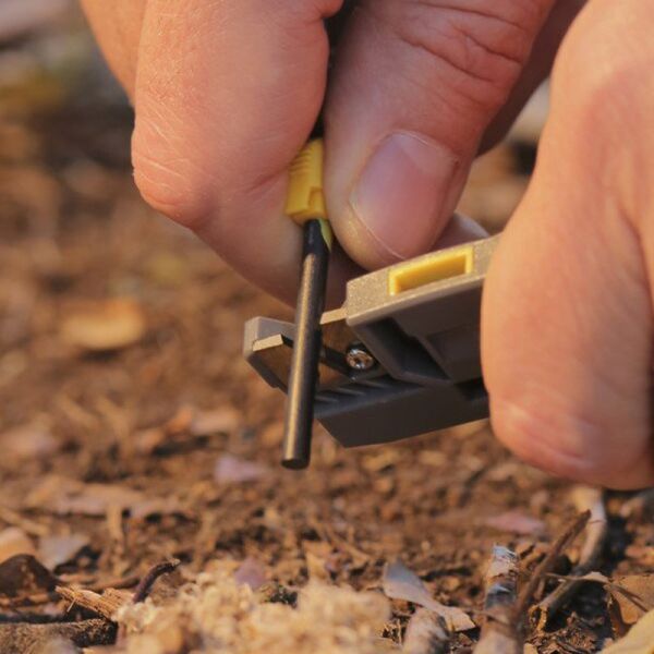 Smiths 10-N-1 Survival Multi Tool & Bileme Aparatı