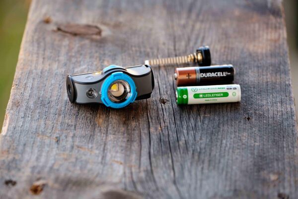 Ledlenser MH4 + POWERCASE Kafa Lambası