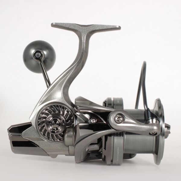 Ryuji Momentum 6000 Silver 11+1 BB Surf Makara