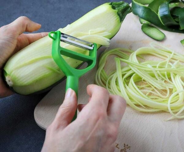 Opinel T-Duo Polimer Saplı Meyve-Sebze Soyacağı YEŞİL