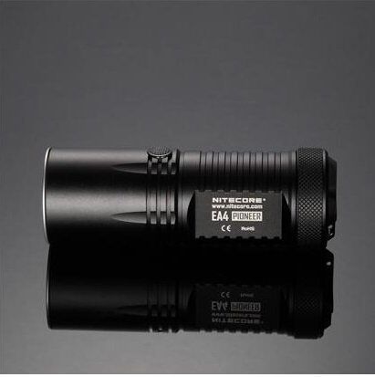 Nitecore EA4 860 Lümen El Feneri (4xAA)