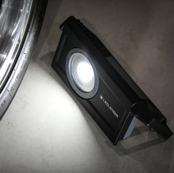 Ledlenser iF8R Projektör