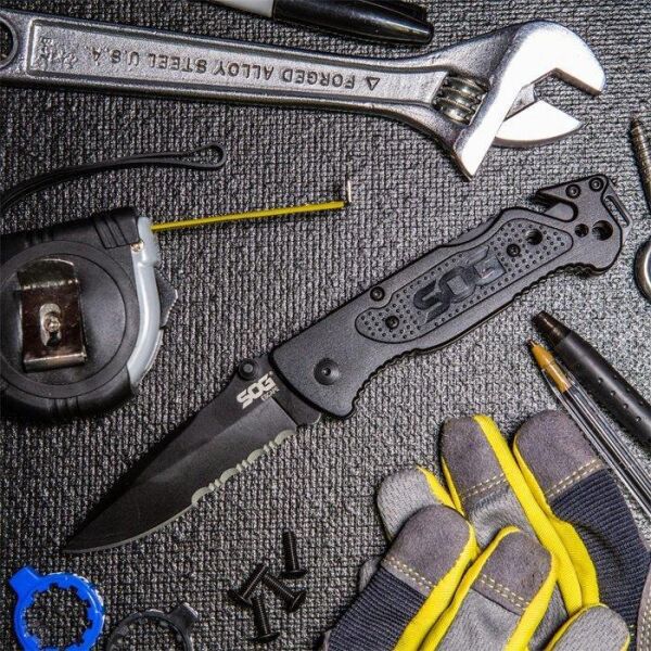 SOG FF-25 Escape Tırtıklı Çakı - Siyah