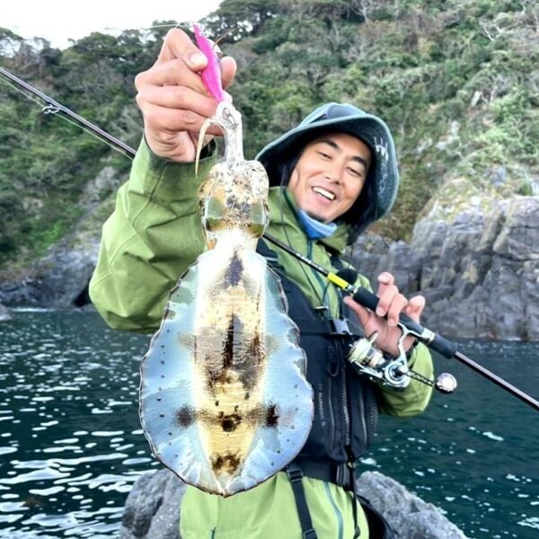 Yamashita Egi OH F 2.5 7.5cm 10gr Kalamar Zokası RP