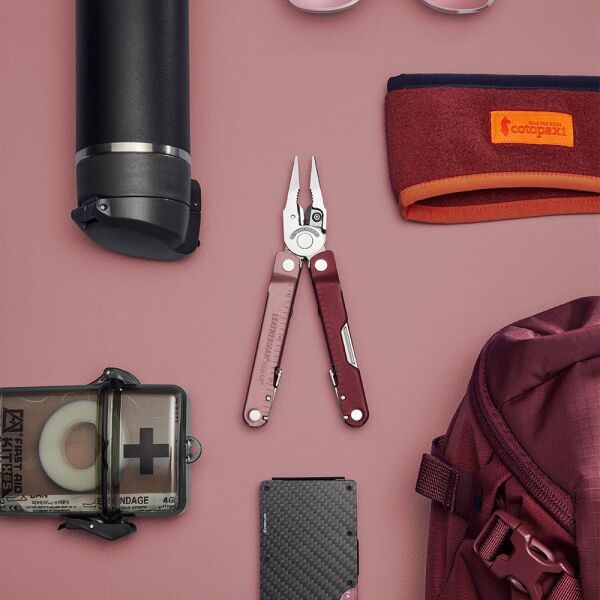 Leatherman Rebar Heathered Cranberry Multi tool