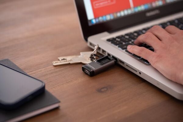 Ledlenser Yeni K4R Kompakt El Feneri Black BLACK