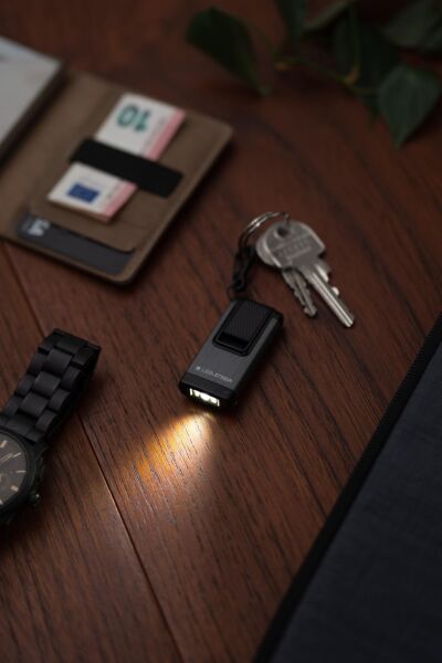 Ledlenser Yeni K4R Kompakt El Feneri Black BLACK