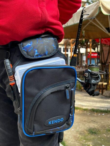Kendo Bacaktan Bağlamalı Spin Çantası (Siyah/Mavi)