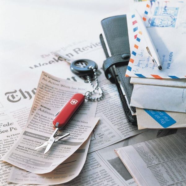 Victorinox 0.6223 Classic Çakı (Kırmızı)