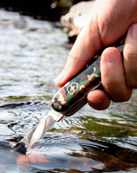 Victorinox 1.3713.94 Kamuflajlı Huntsman Çakı